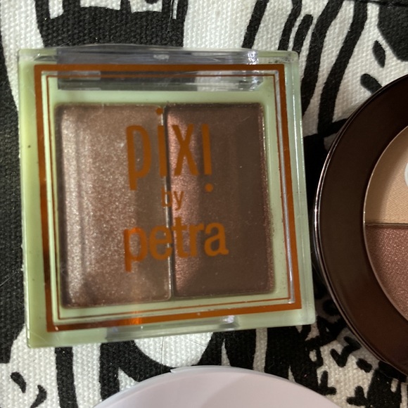 Makeup bundle - Picture 6 of 10